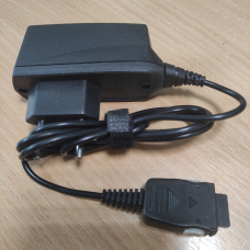 Зарядний пристрій Fly V09