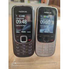 Телефон  Нокіа 2330 БВ чорний, сріблястий.